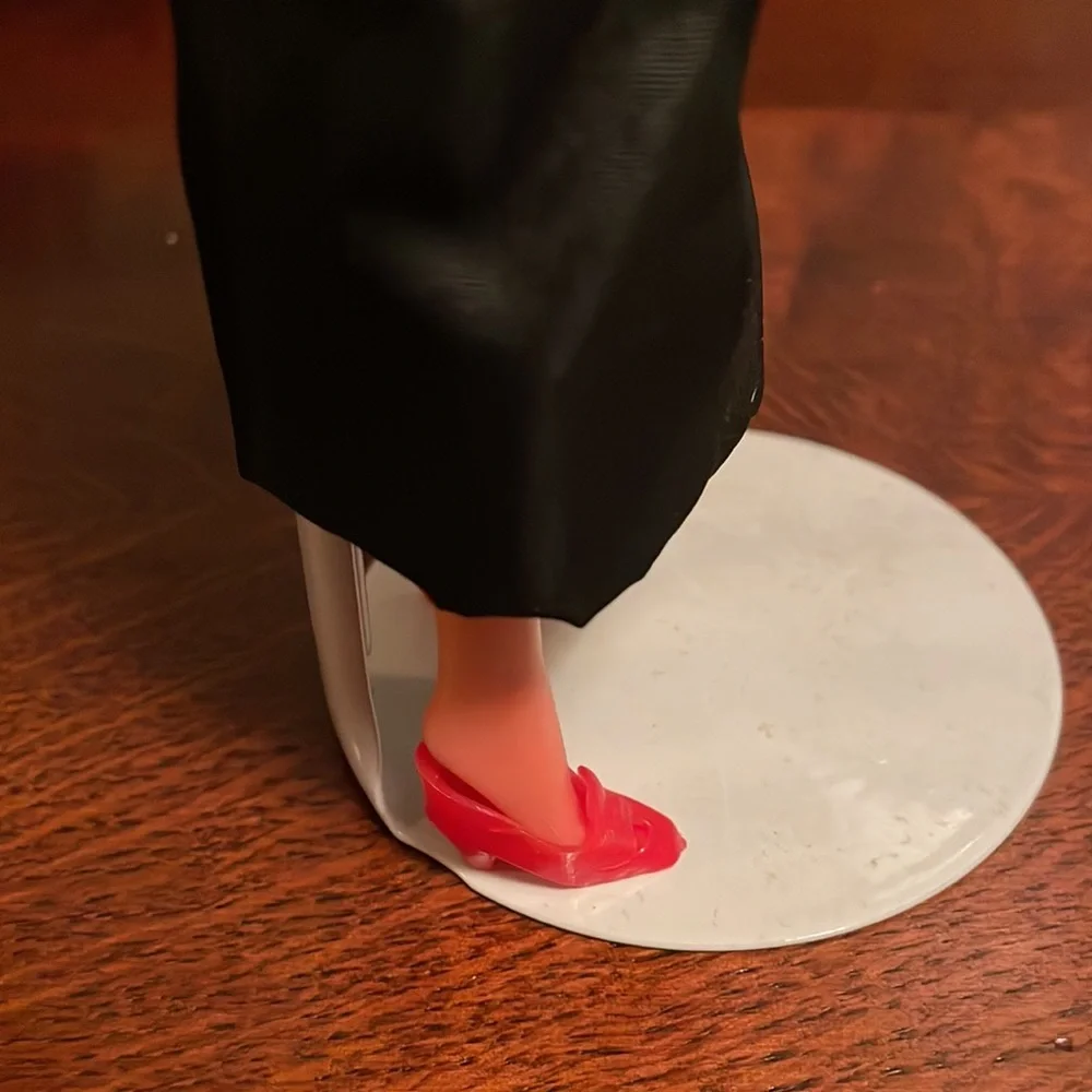 1980s Barbie wearing handmade outfit with real fur. - Picture 8 of 16